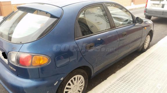 La sustitución del filtro de combustible opel la omega la gasolina