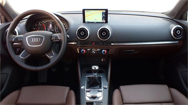 Audi A3 Sportback - Seat León