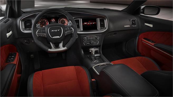 Dodge Charger SRT Hellcat a 327 km/h