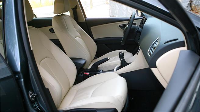 Audi A3 Sportback - Seat León
