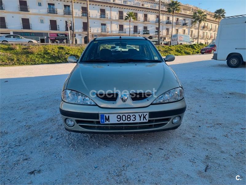 RENAULT Megane (2001) - 850 € en Sevilla 