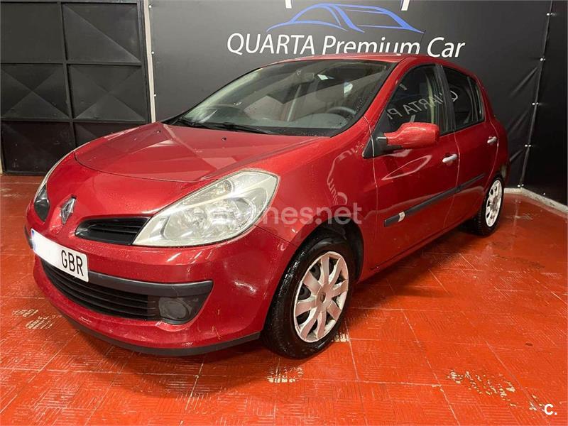 RENAULT Clio (2006) - 3390 € en Madrid 