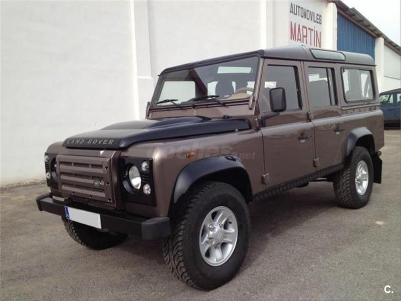 Land rover defender 2010