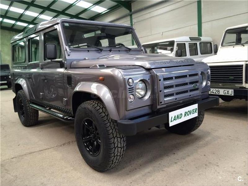 Land rover defender 2010