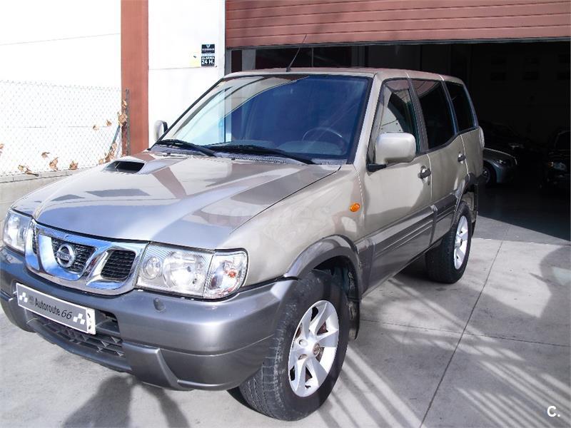 NISSAN terrano 4x4 3.0di luxury auto 5p Diesel de color Beige del año