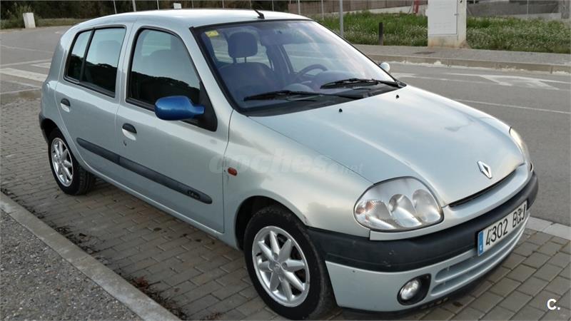 Renault Clio 1 4 16 V Dynamique 2001