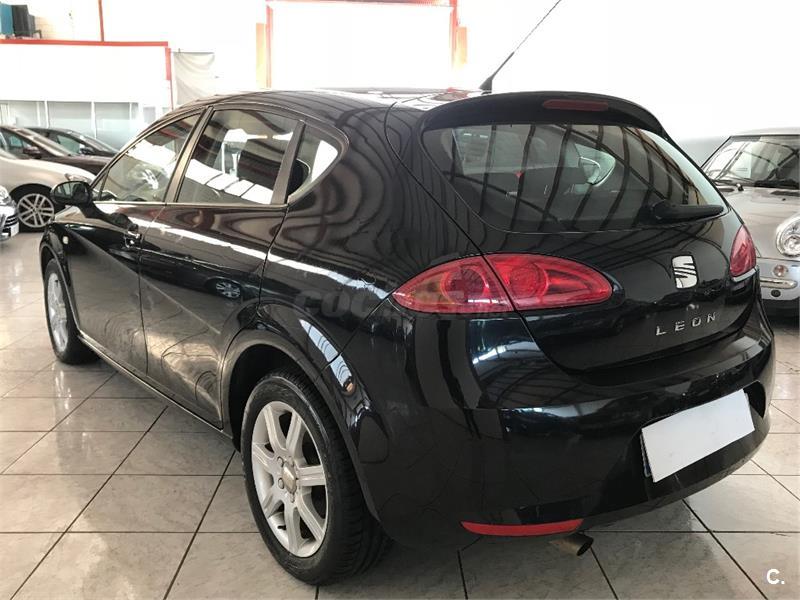 SEAT leon 1.6 102cv stylance Gasolina Negro del 2006 con 118401km en