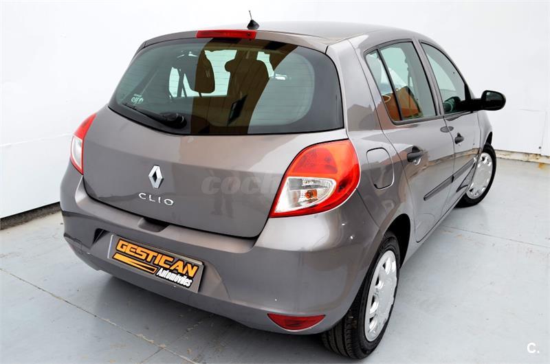 RENAULT clio authentique 1.2 16v 75 Gasolina Gris / Plata (Gris / Plata