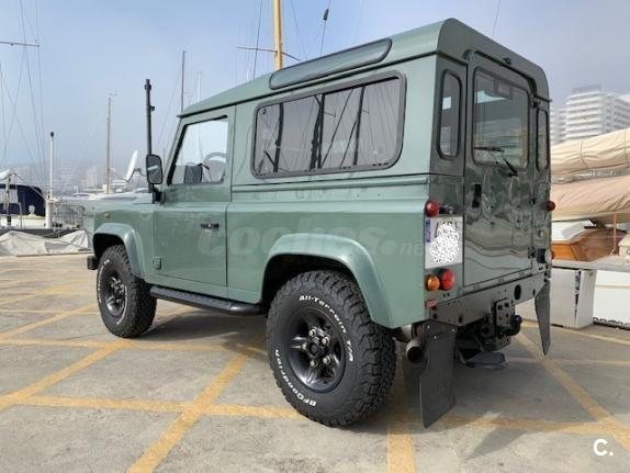 Land rover defender 2009