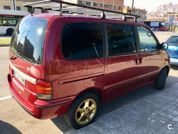 Nissan serena 2000 года