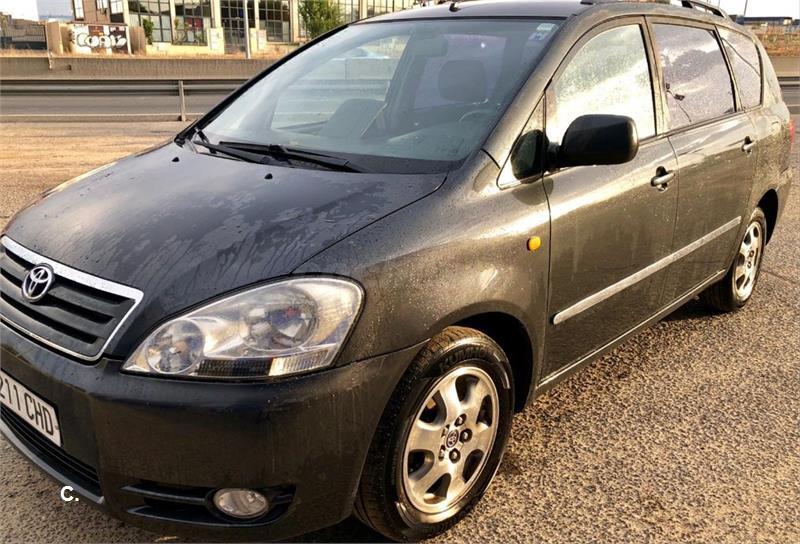 Toyota avensis verso 2004