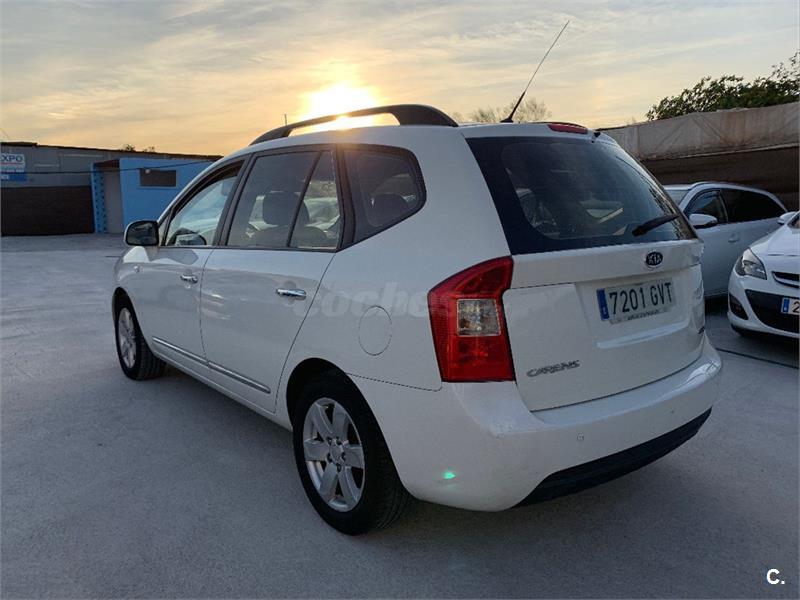 Kia carens 2010