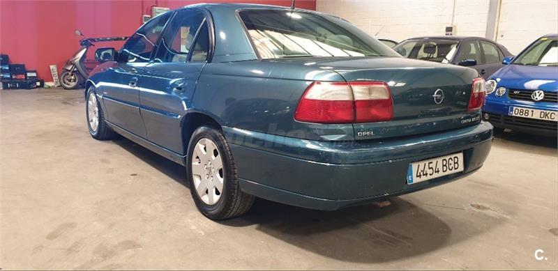 Opel omega 2001