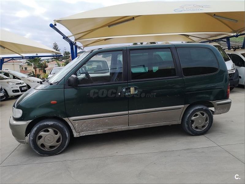 Nissan serena 2000 года