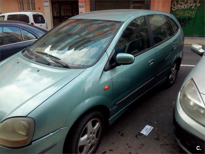 Nissan almera tino 2001