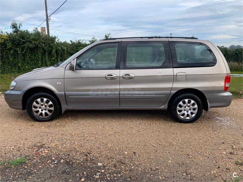 Kia carnival 2005 год