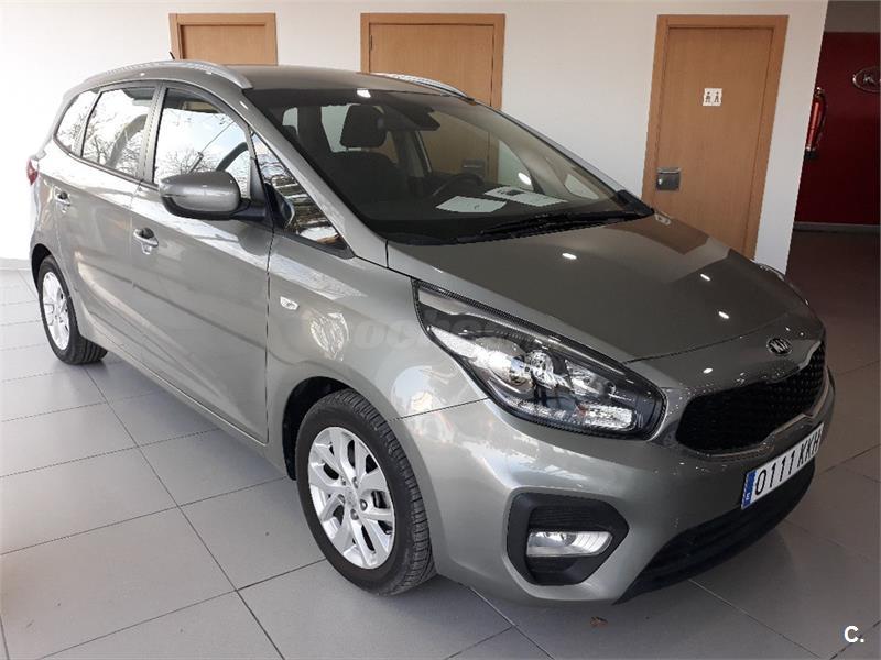 Kia carens 2018