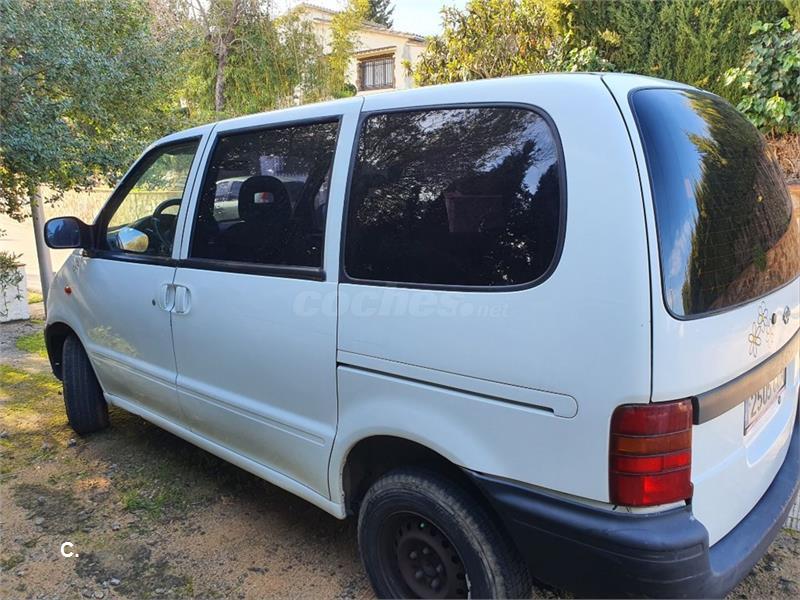 Nissan serena 2002