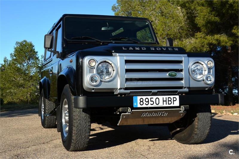 Land rover defender 2011