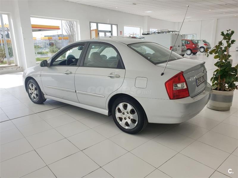 Kia cerato 2006 года