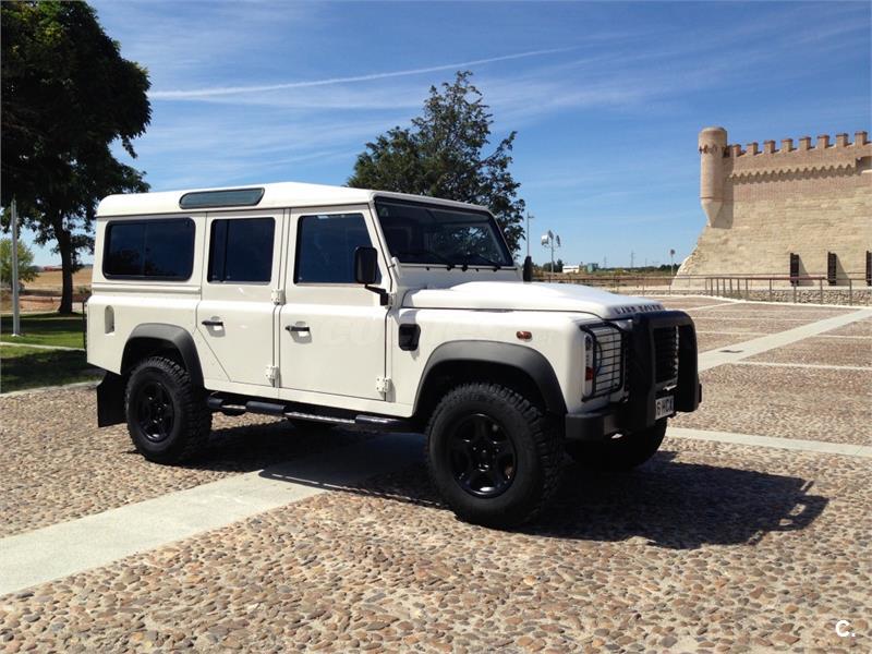 Land rover defender 2010