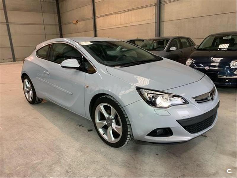 Opel astra 2014 года