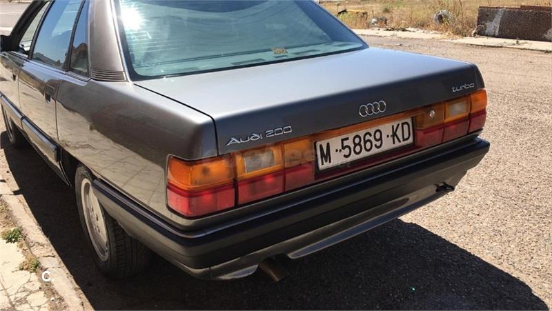 Audi 200 обзор