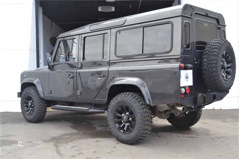 Land rover defender 2010