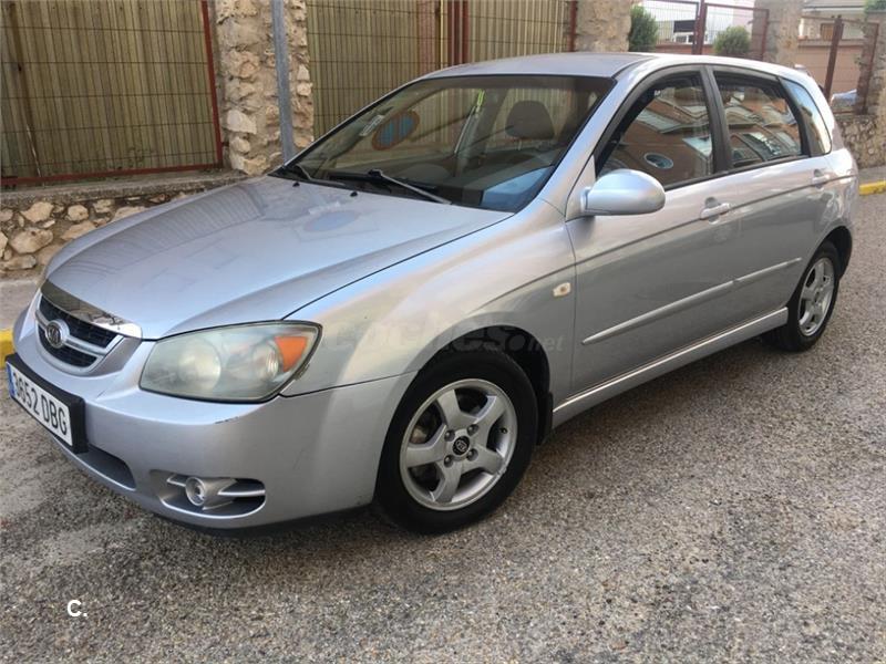 Kia cerato 2004