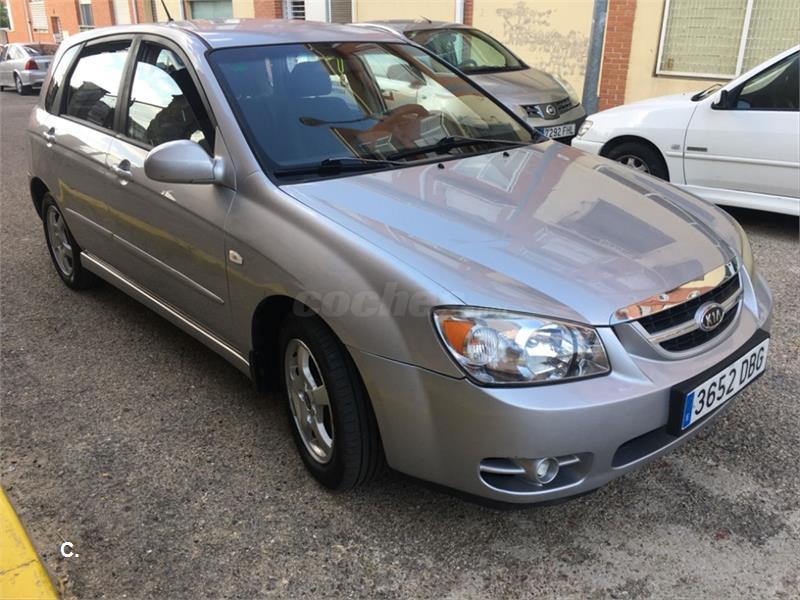 Kia cerato 2004