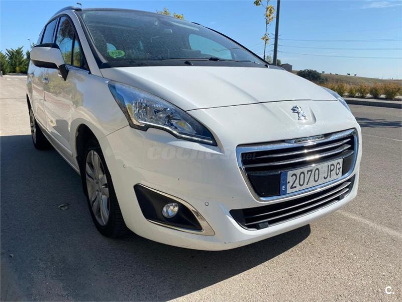 Peugeot 5008 2015