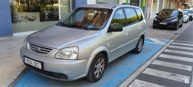 Kia carens 2005 года