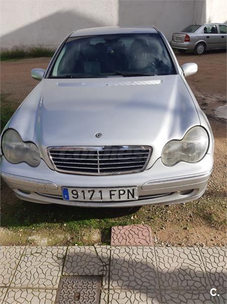 Мерседес 220 2001