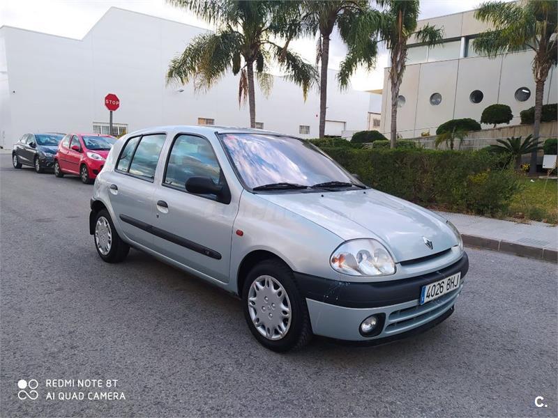 Renault clio 2001 года