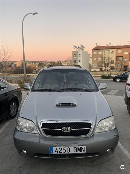 Kia carnival 2005 год