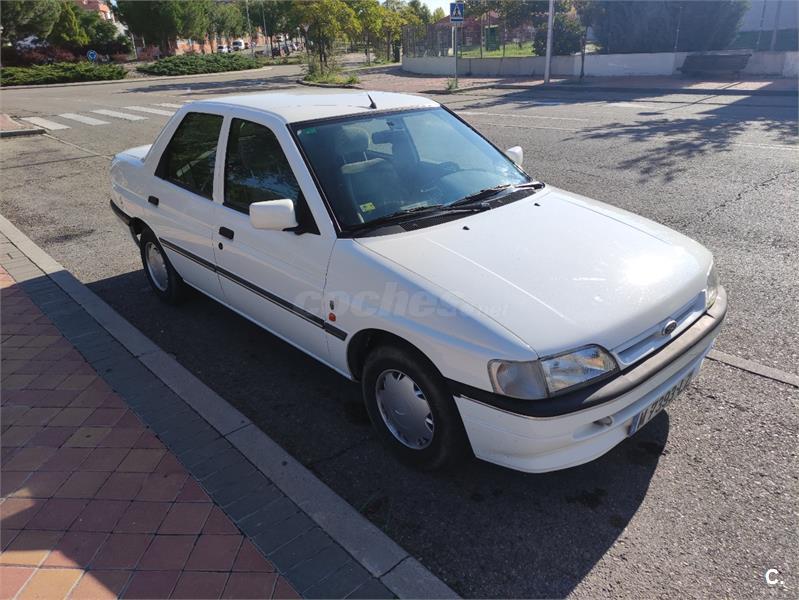 FORD Orion ORION 1.6 GHIA A.A. 4p.