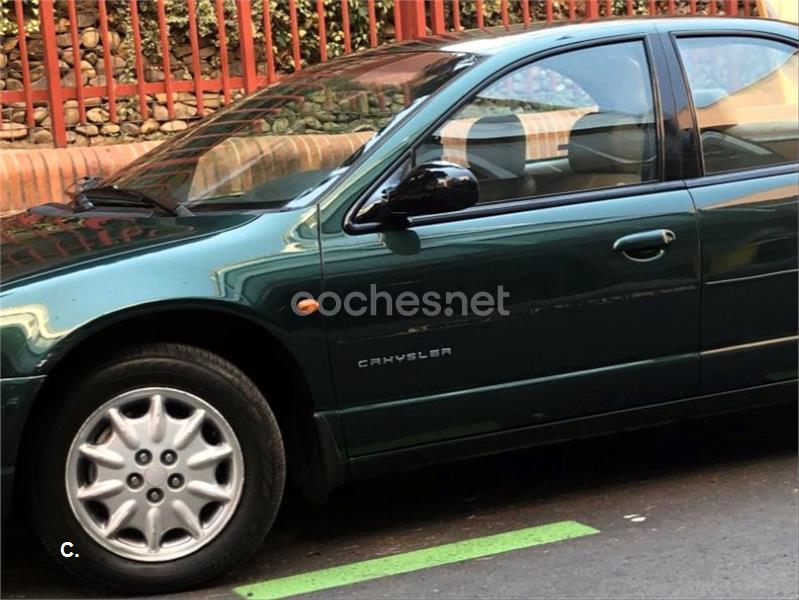 CHRYSLER Stratus (1998) - 1800 € en Madrid 