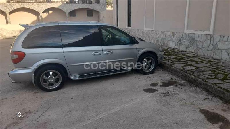 CHRYSLER Voyager (2005) - 3500 € en Jaén 