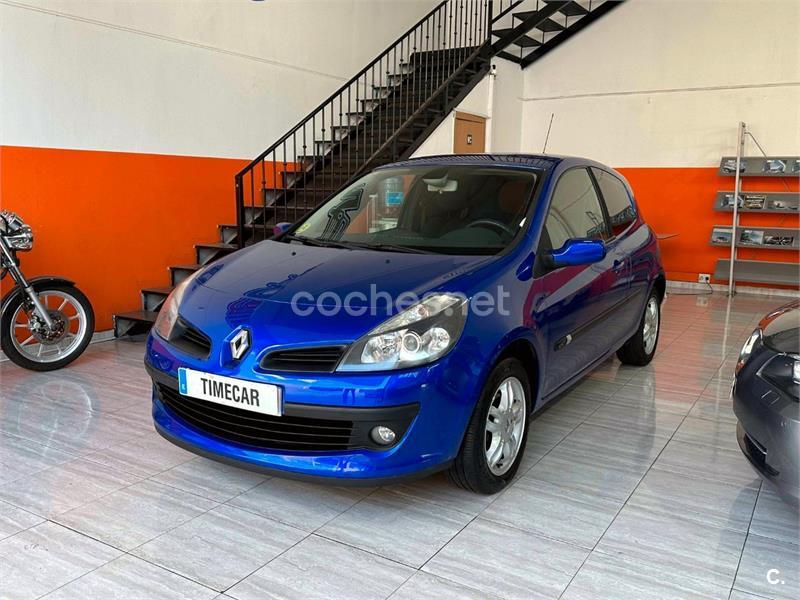 RENAULT Clio (2006) - 3490 € en Madrid 