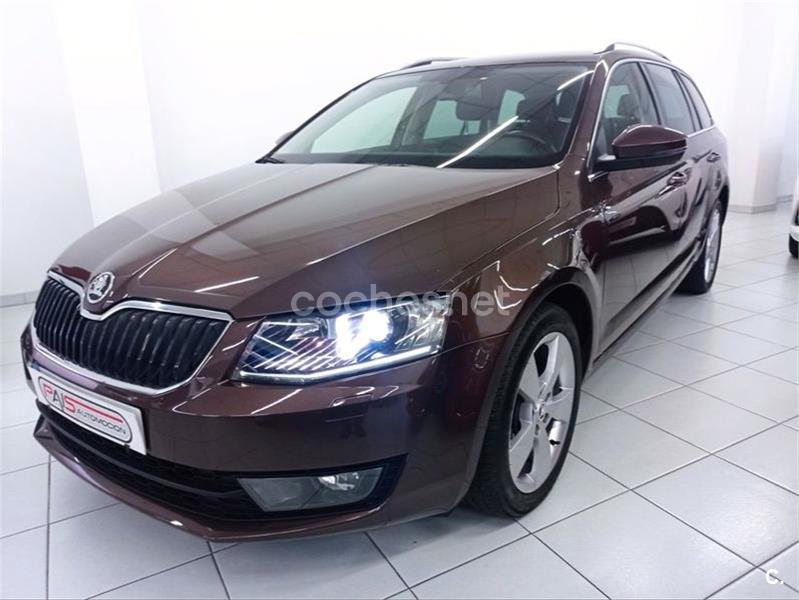 SKODA Octavia (2016)  € en Pontevedra 