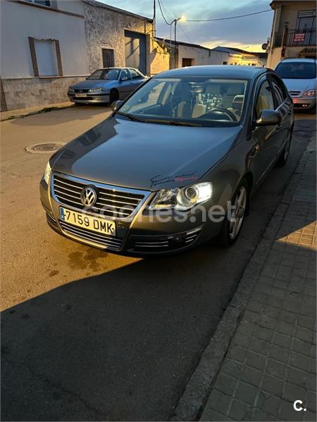 VOLKSWAGEN Passat (2005) - 3500 € en Badajoz 