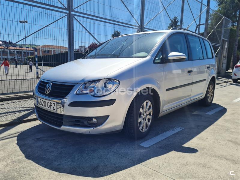 VOLKSWAGEN Touran (2009)  € en Asturias 