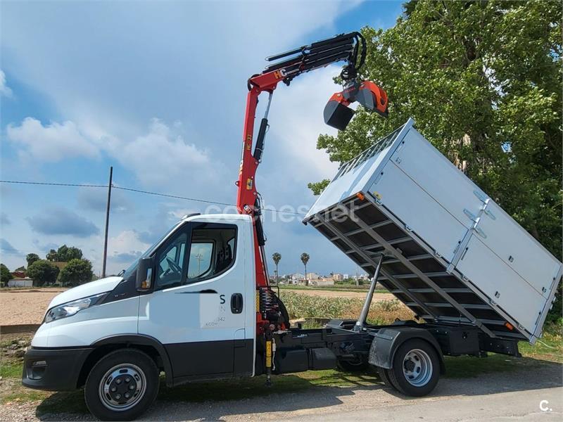 IVECO 35c16 pluma grua pinza basculante Volquete Jardineria