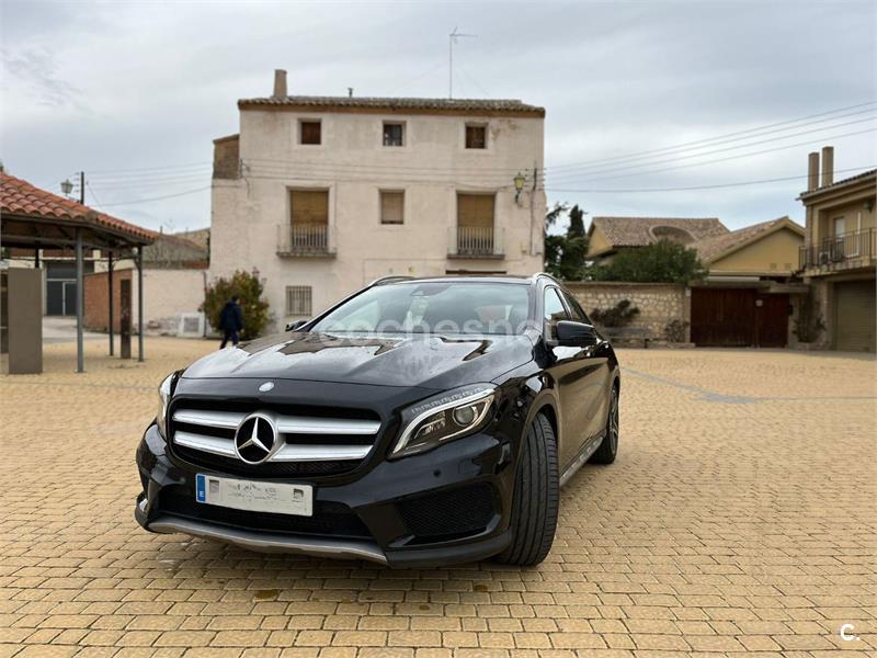 MERCEDES-BENZ GLA GLA 220 D 4MATIC 5p.