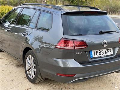 Grey VW Golf Variant LIFE used, fuel Petrol and Manual gearbox, 0 - 32.929  €