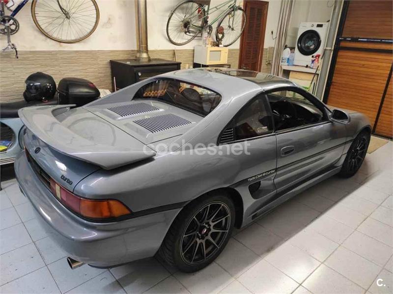 TOYOTA MR2