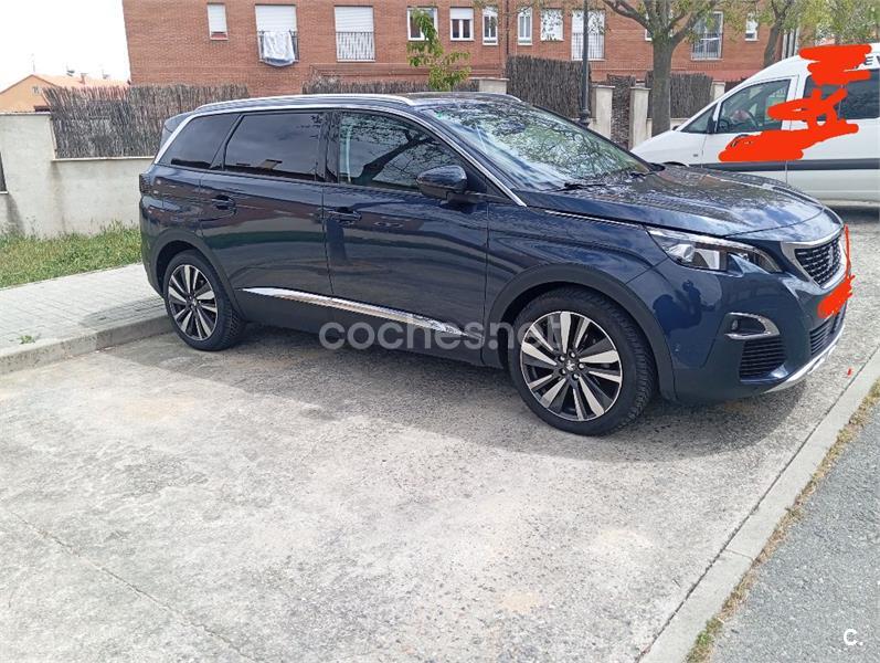 PEUGEOT 5008 1.2 PureTech SS Allure