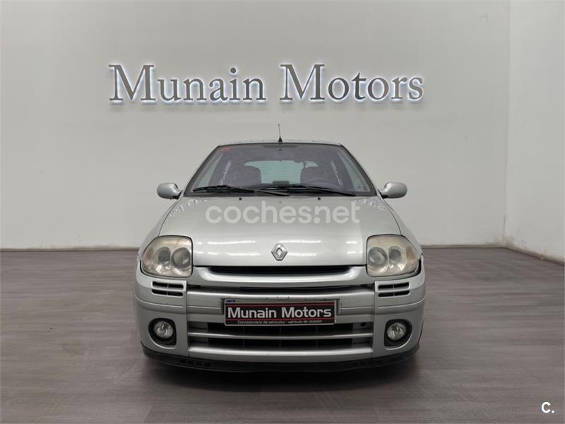 RENAULT Clio SPORT 2.0 16V - Munain Motors