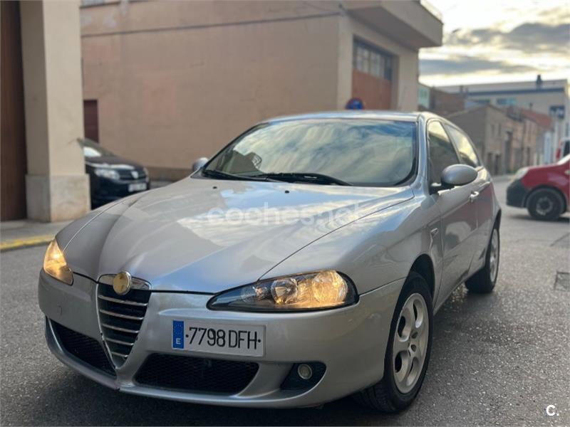 Coche del día: Alfa Romeo 147 2.0 TS Distinctive - espíritu RACER