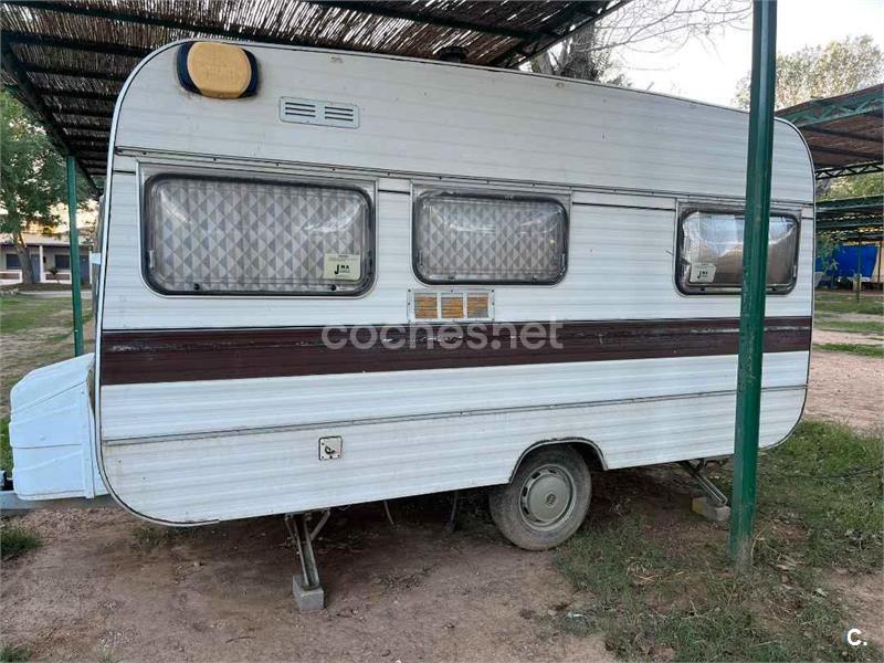 se vende caravana restaurada 1900 en Barcelona Coches